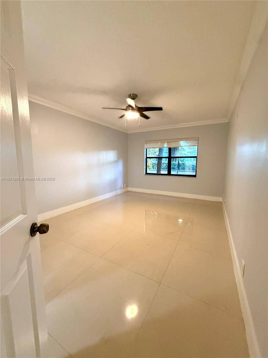 Doral, FL 33166,8290 Lake Dr #235