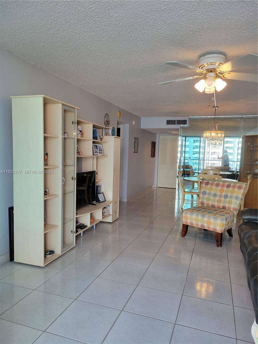 Miami Beach, FL 33140,2655 Collins Ave #603
