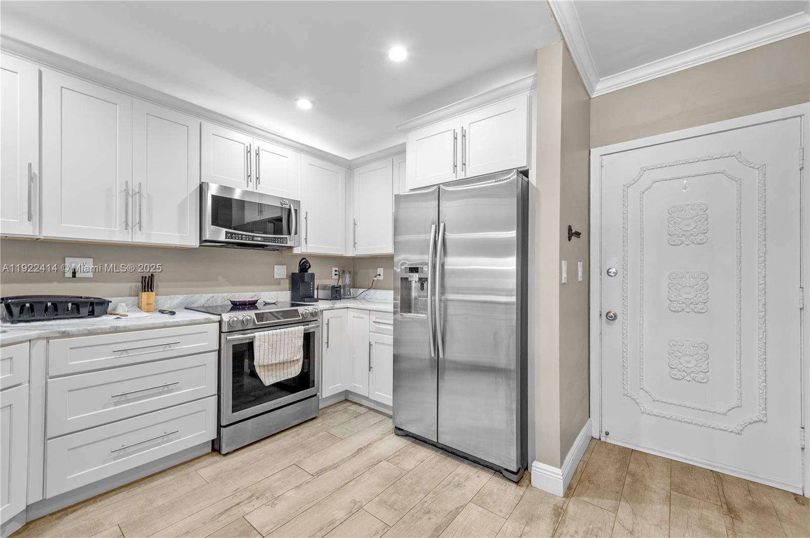 Fort Lauderdale, FL 33315,900 SW 12th St #206