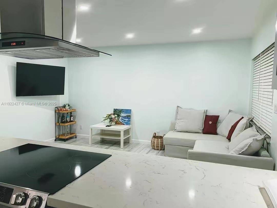 Fort Lauderdale, FL 33304,600 NE 7th Ave #12