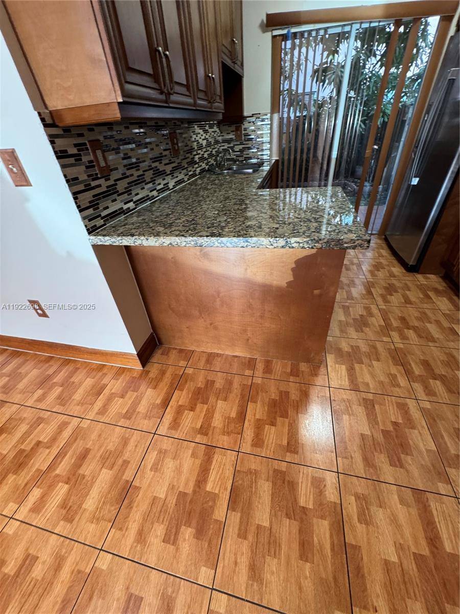 Doral, FL 33166,8013 Lake Dr #105