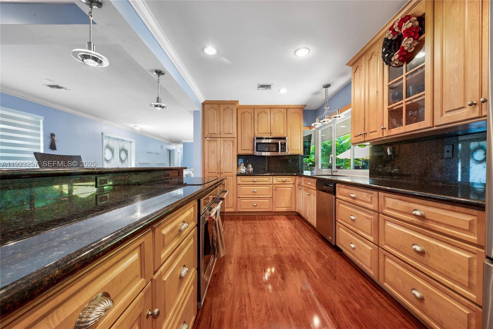 Palmetto Bay, FL 33157,8700 SW 159th St