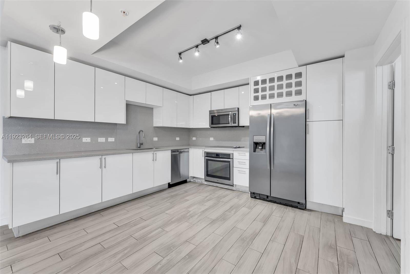 Miami, FL 33130,999 SW 1st Ave #2801