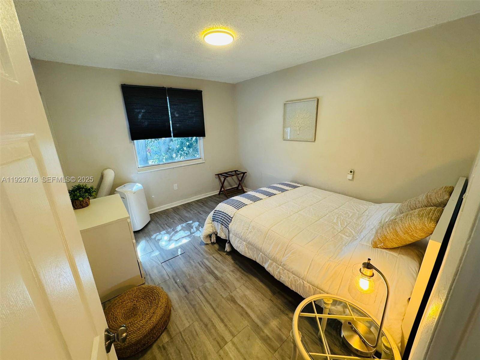 Hollywood, FL 33020,2205 Roosevelt St #4