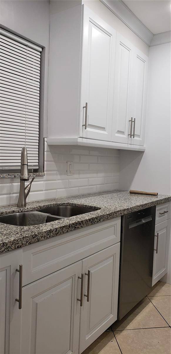 Hallandale Beach, FL 33009,1450 Atlantic Shores Blvd #206