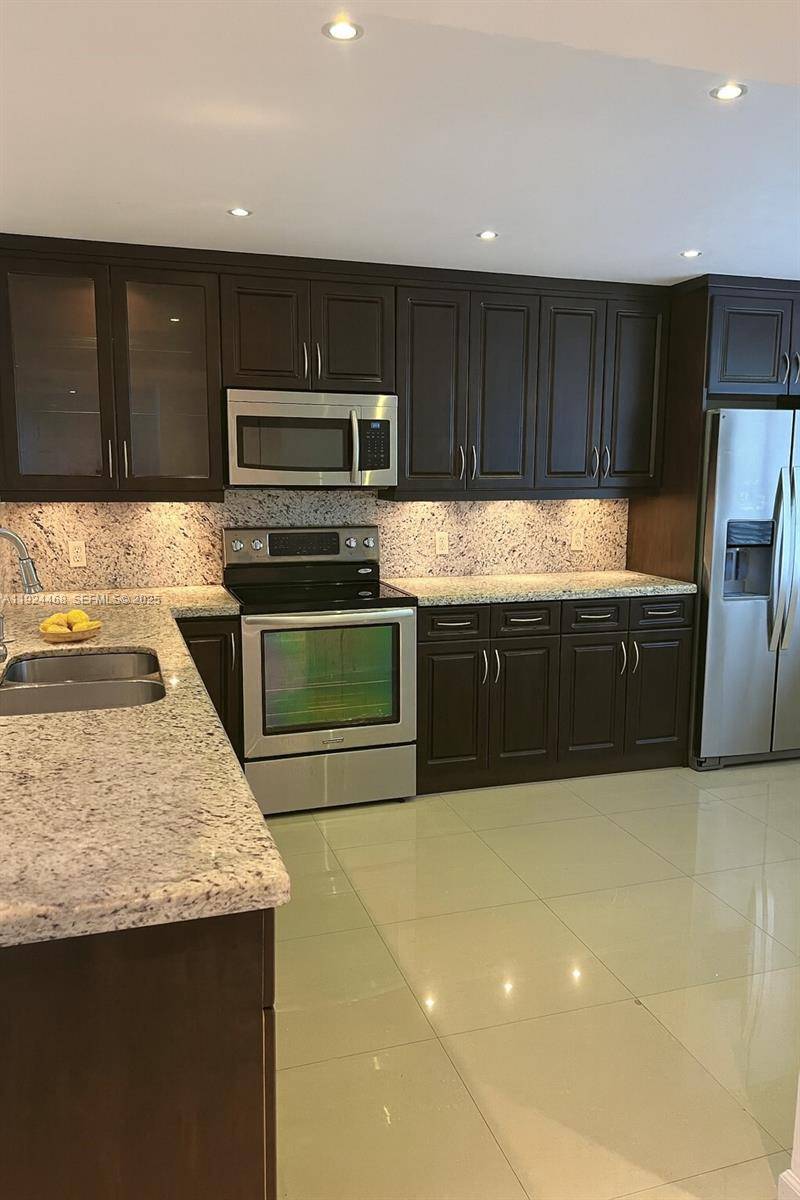 Pembroke Pines, FL 33027,13001 SW 15th Ct #207T