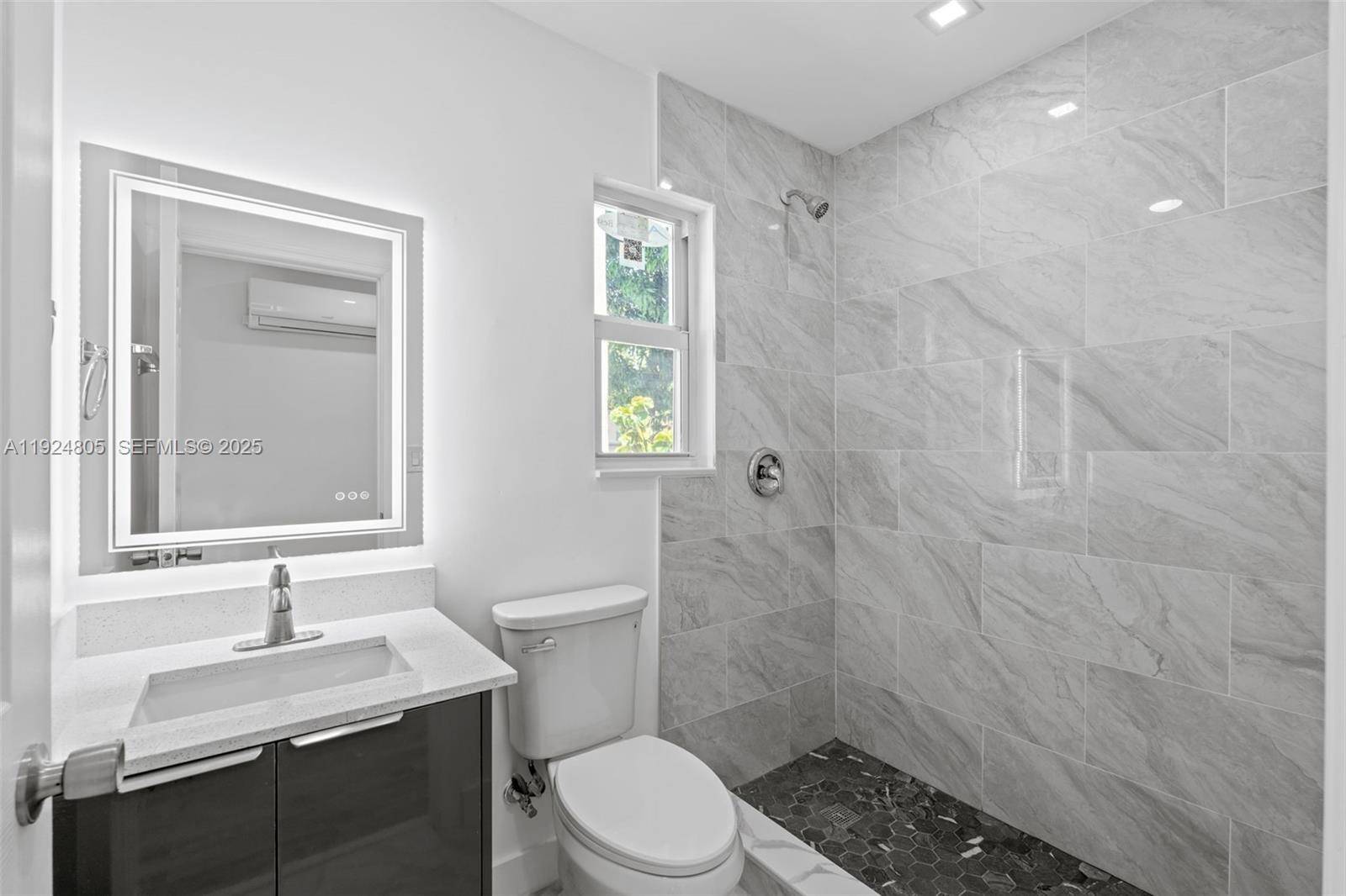 Hollywood, FL 33020,2847 Polk St #3