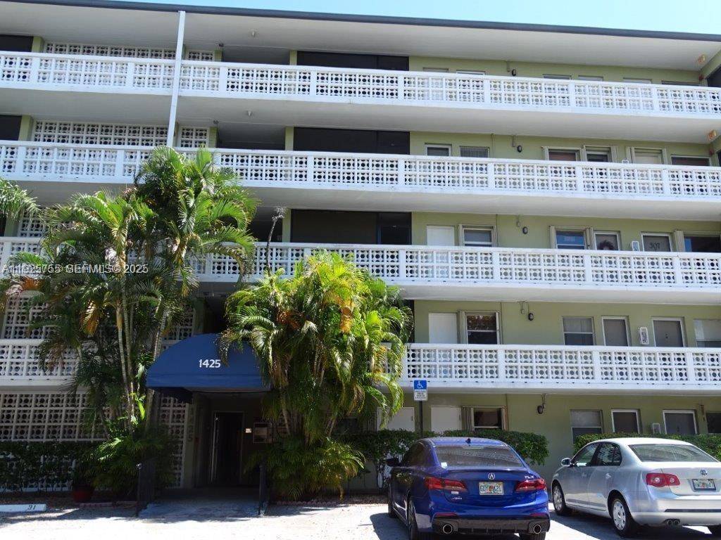 Hollywood, FL 33020,1425 Arthur St #311B