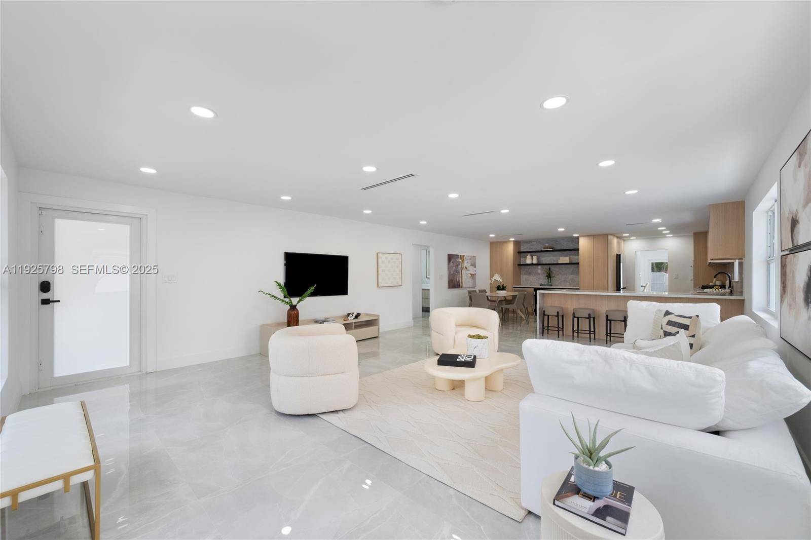 Hollywood, FL 33019,1218 Lincoln St