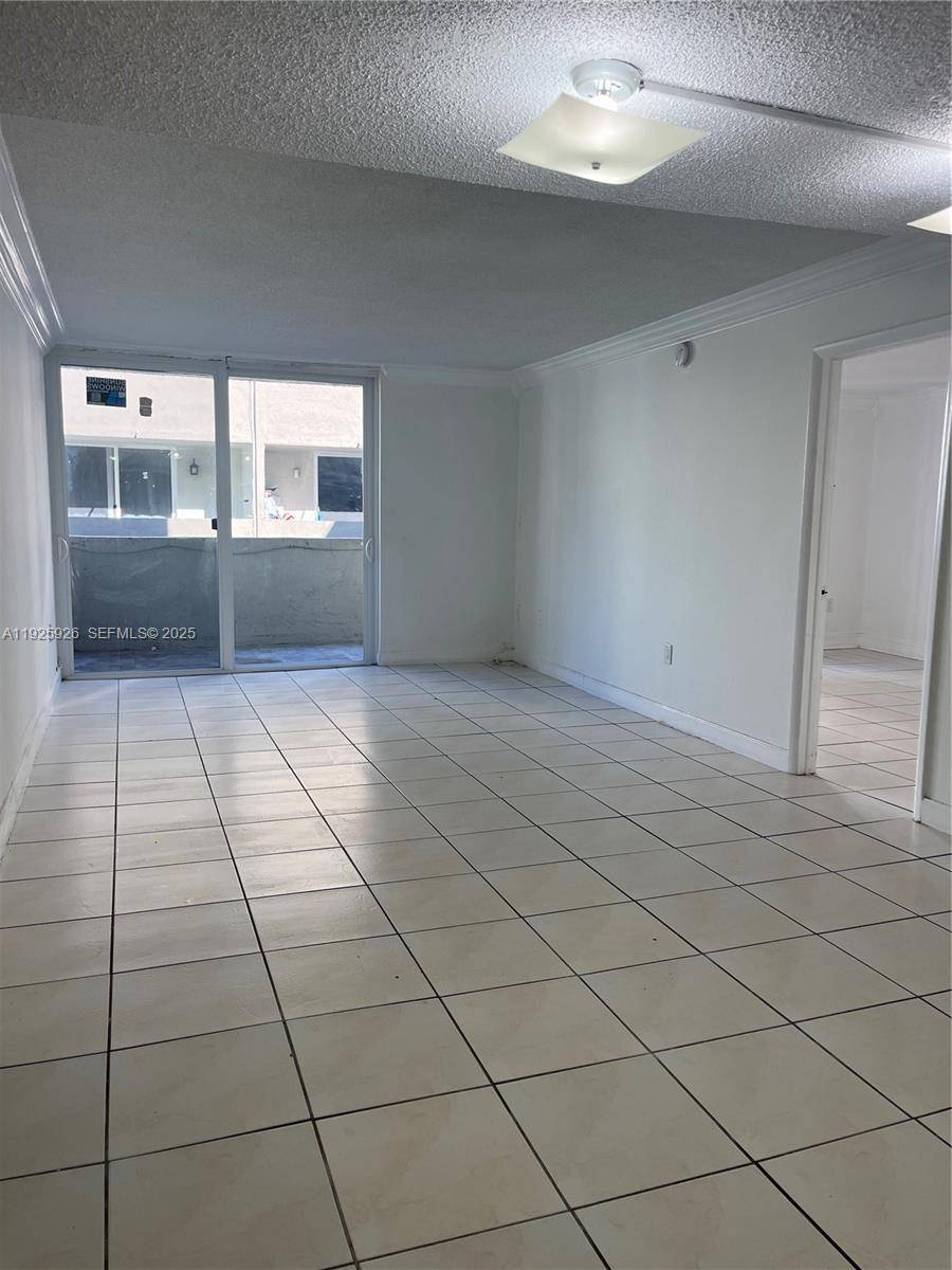 Hialeah Gardens, FL 3301,10000 nw 80 ct #2301