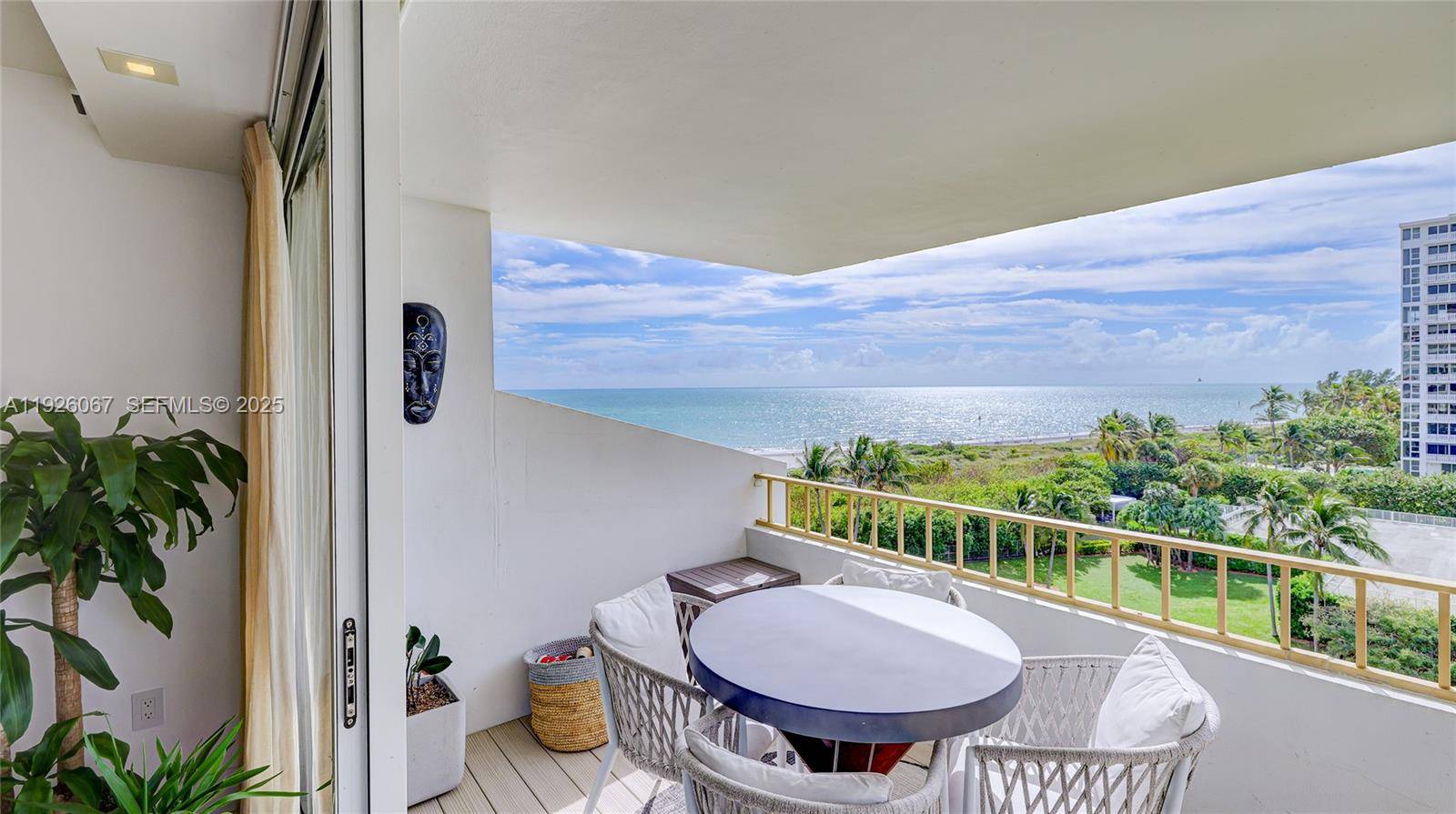 Key Biscayne, FL 33149,177 Ocean Lane Dr #707