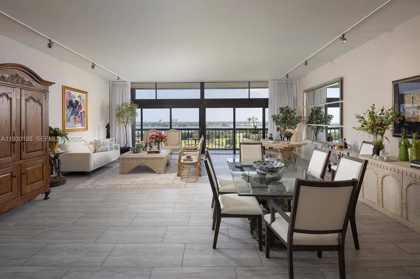 West Palm Beach, FL 33401,2450 Presidential Way #PH7