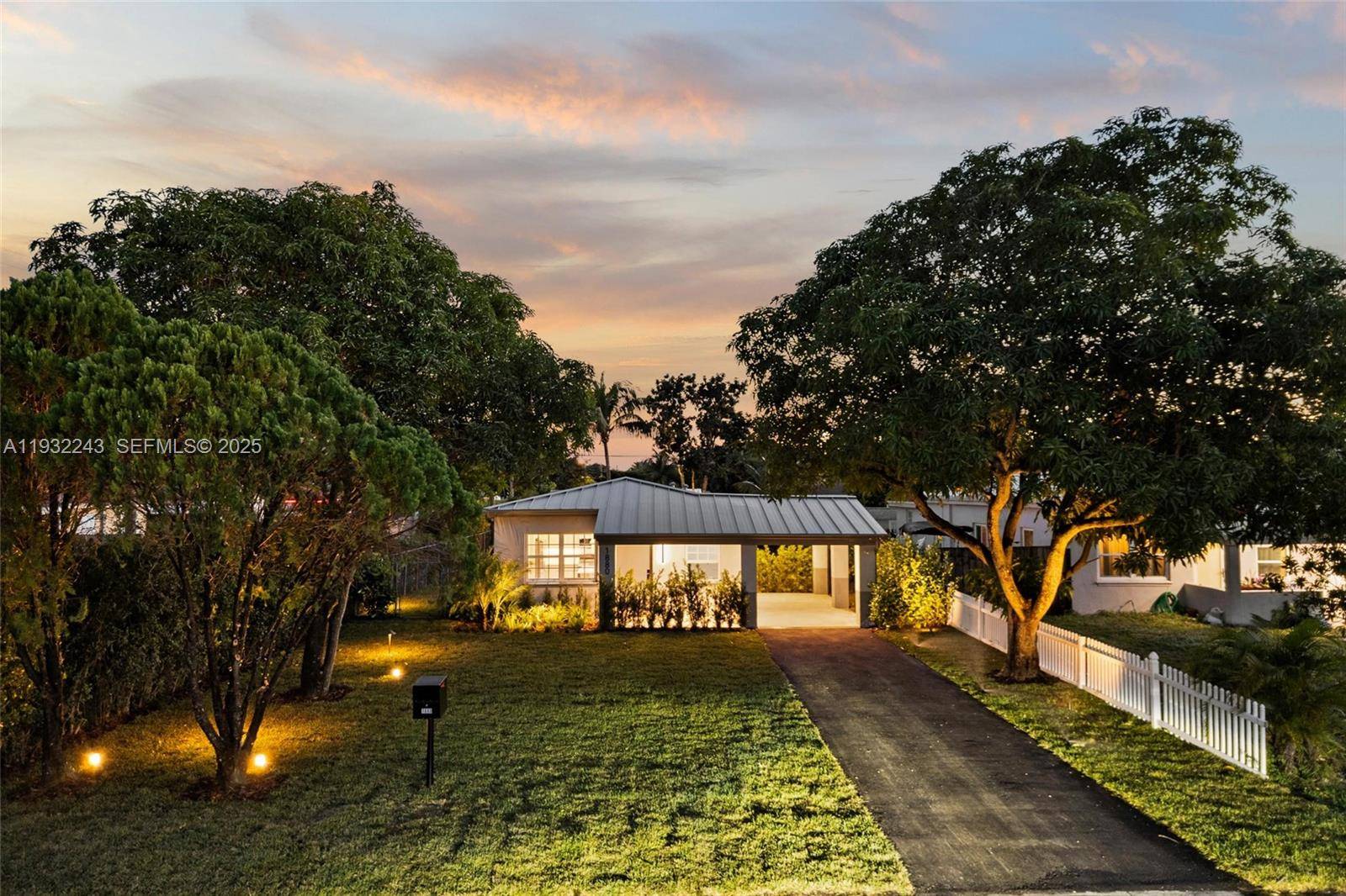 North Miami Beach, FL 33162,1880 NE 180th St