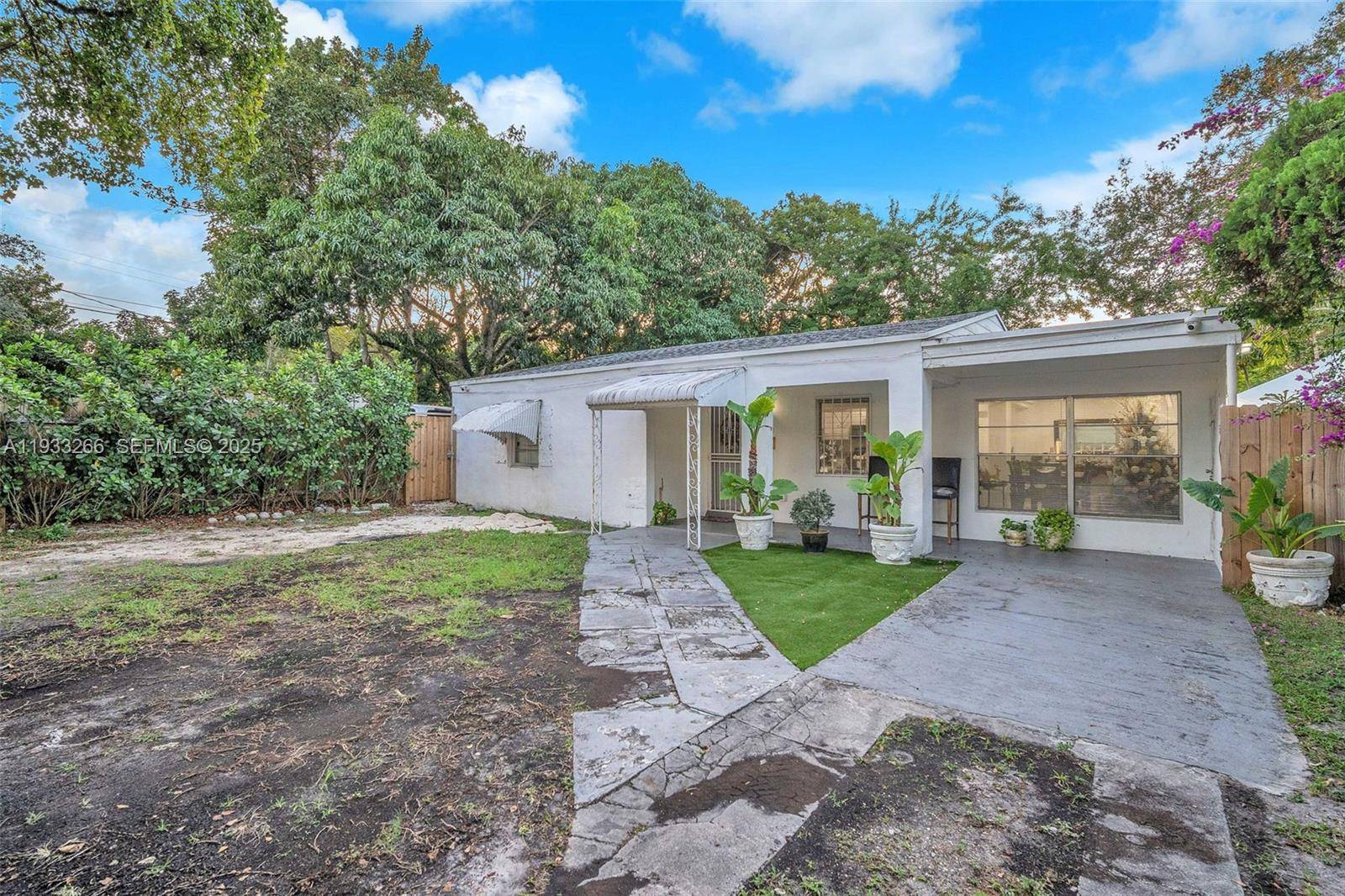 North Miami, FL 33161,14140 NE 10th Ave