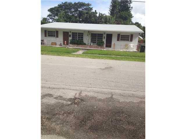 Hallandale, FL 33009,910 SW 2ND CT