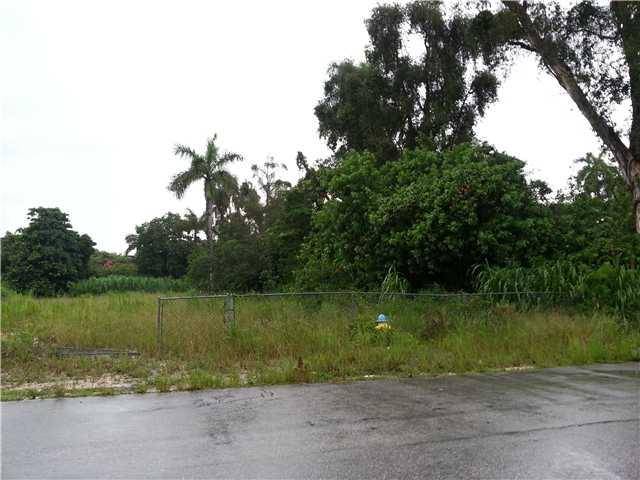Biscayne Gardens, FL 33162,451 NE 152 STREET