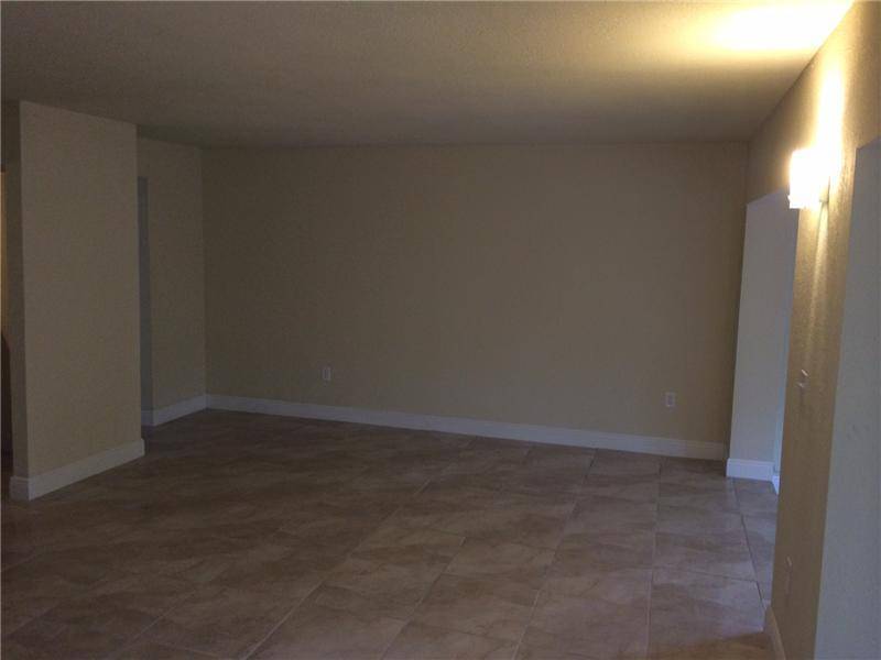 Kendall, FL 33193,8670 SW 154 CR #1B