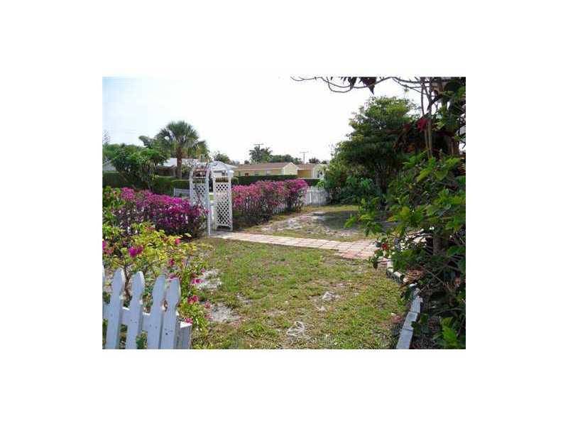 Riviera Beach, FL 33404,101 E 28 ST