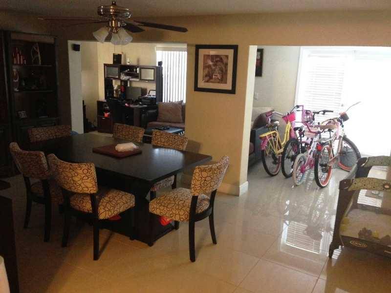 Pembroke Pines, FL 33023,6829 SW 12 ST