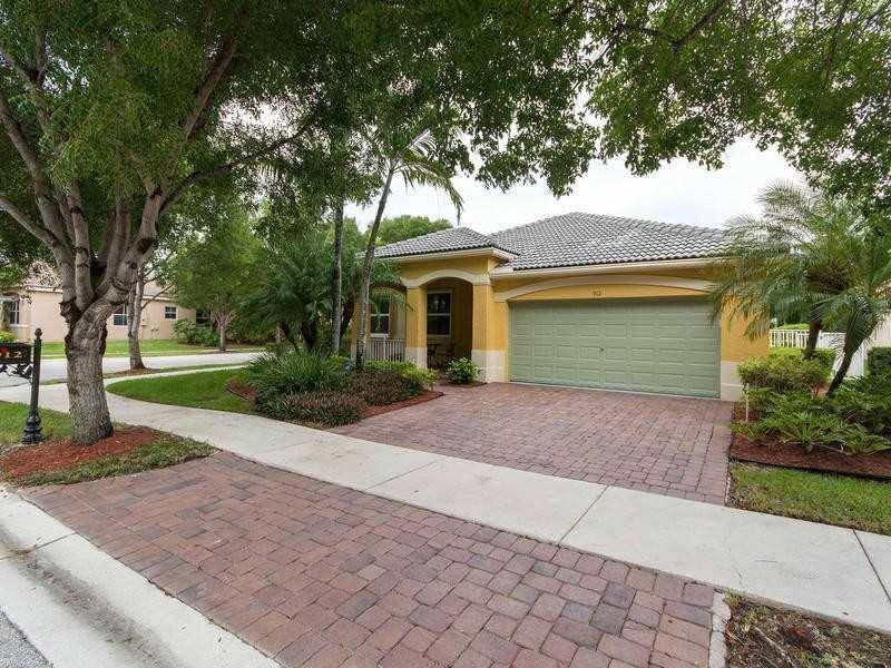 Weston, FL 33327,912 NANDINA DR