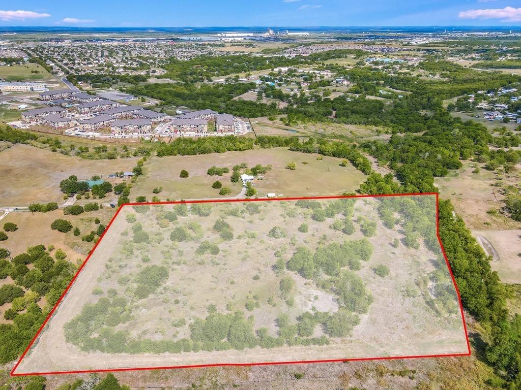 8+ Acres in Kyle 