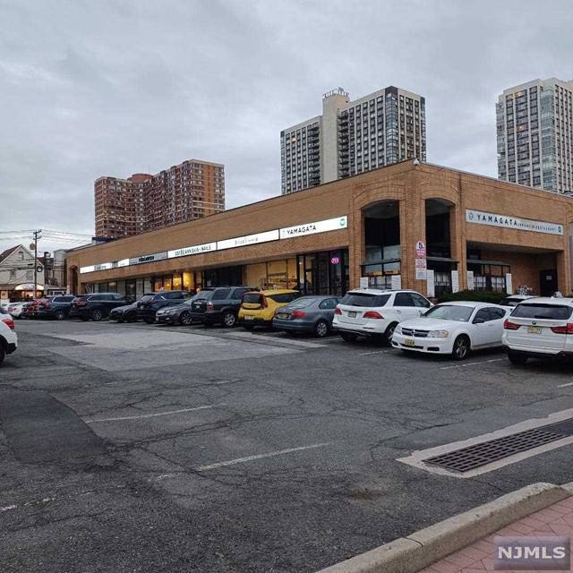 Fort Lee, NJ 07024,1636 Palisade AVE