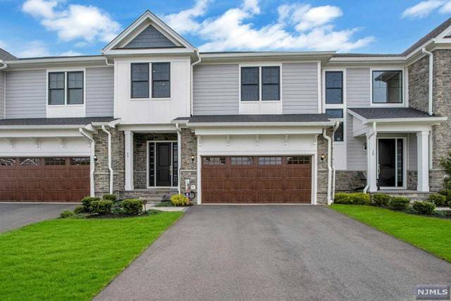 River Vale, NJ 07675,33 Saint Andrews CIR