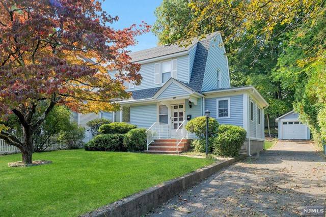 Wyckoff, NJ 07481,393 Lehigh ST