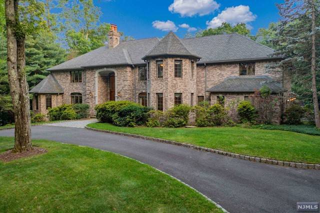 Saddle River, NJ 07458,4 Pine Tree DR