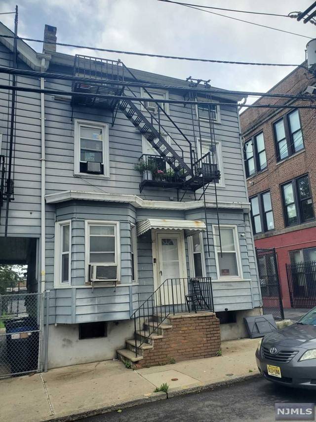 Paterson, NJ 07503,23 Chadwick ST