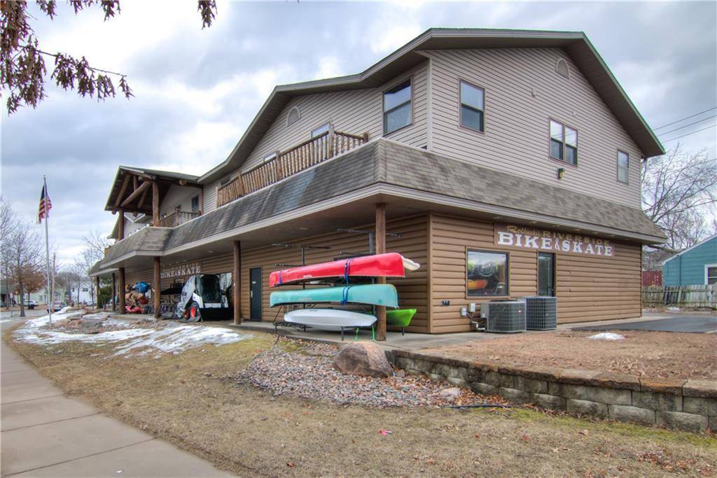 Eau Claire, WI 54703,937 Water Street