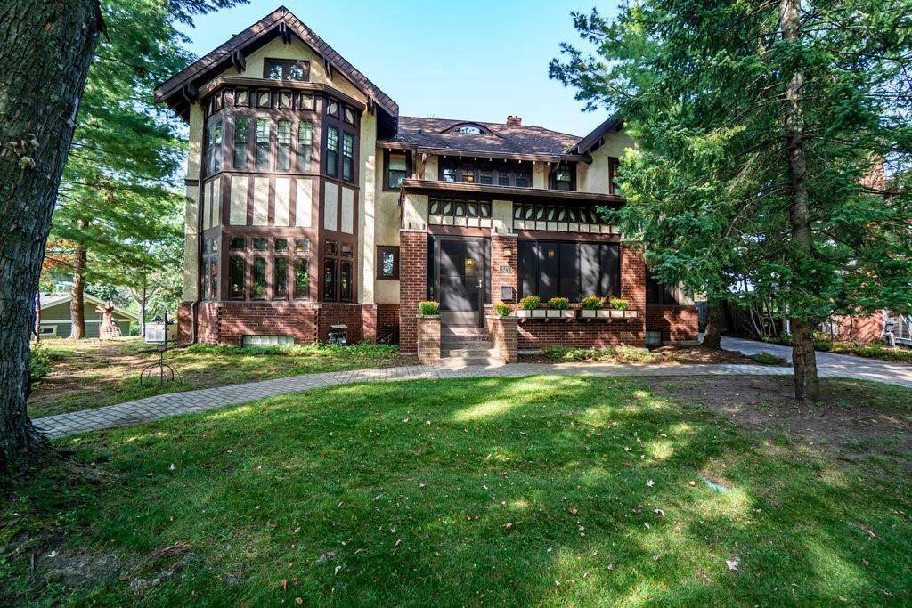 Menomonie, WI 54751,329 Park Circle