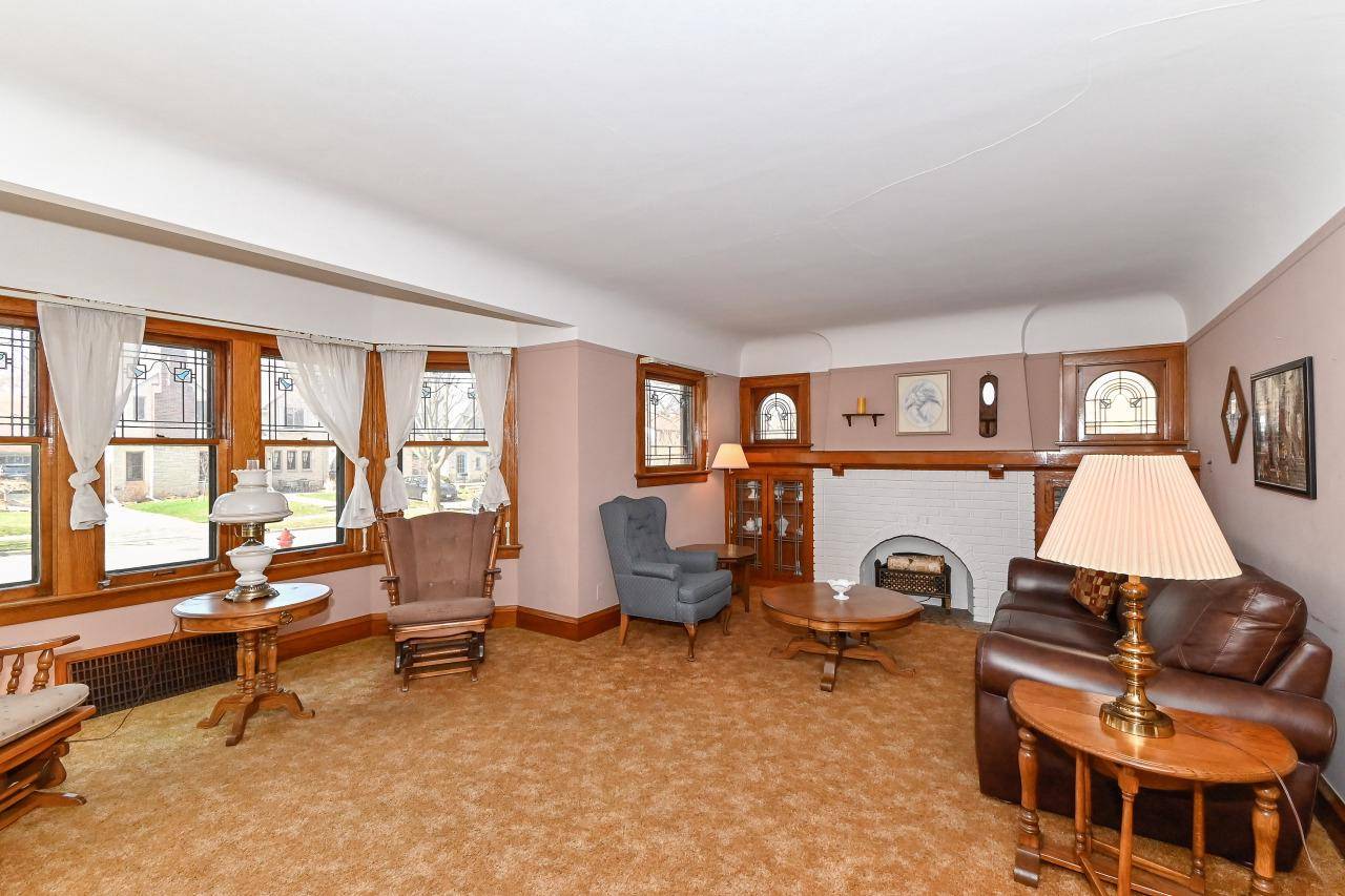 Wauwatosa, WI 53213,2340 Lefeber Ave