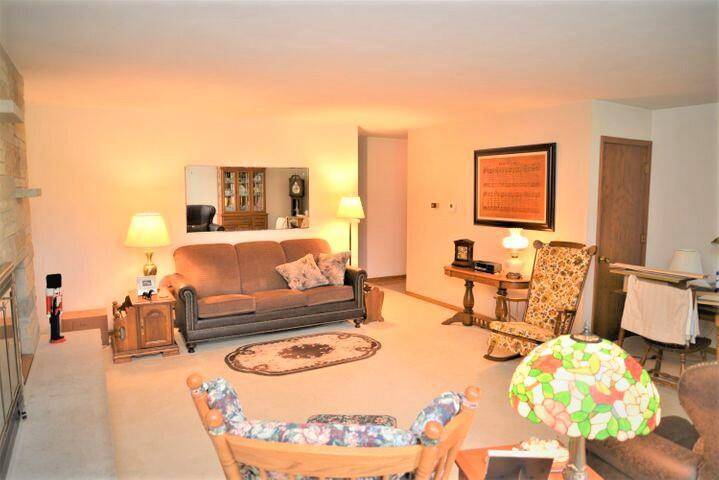 Oconomowoc, WI 53066,445 E Harvard STREET