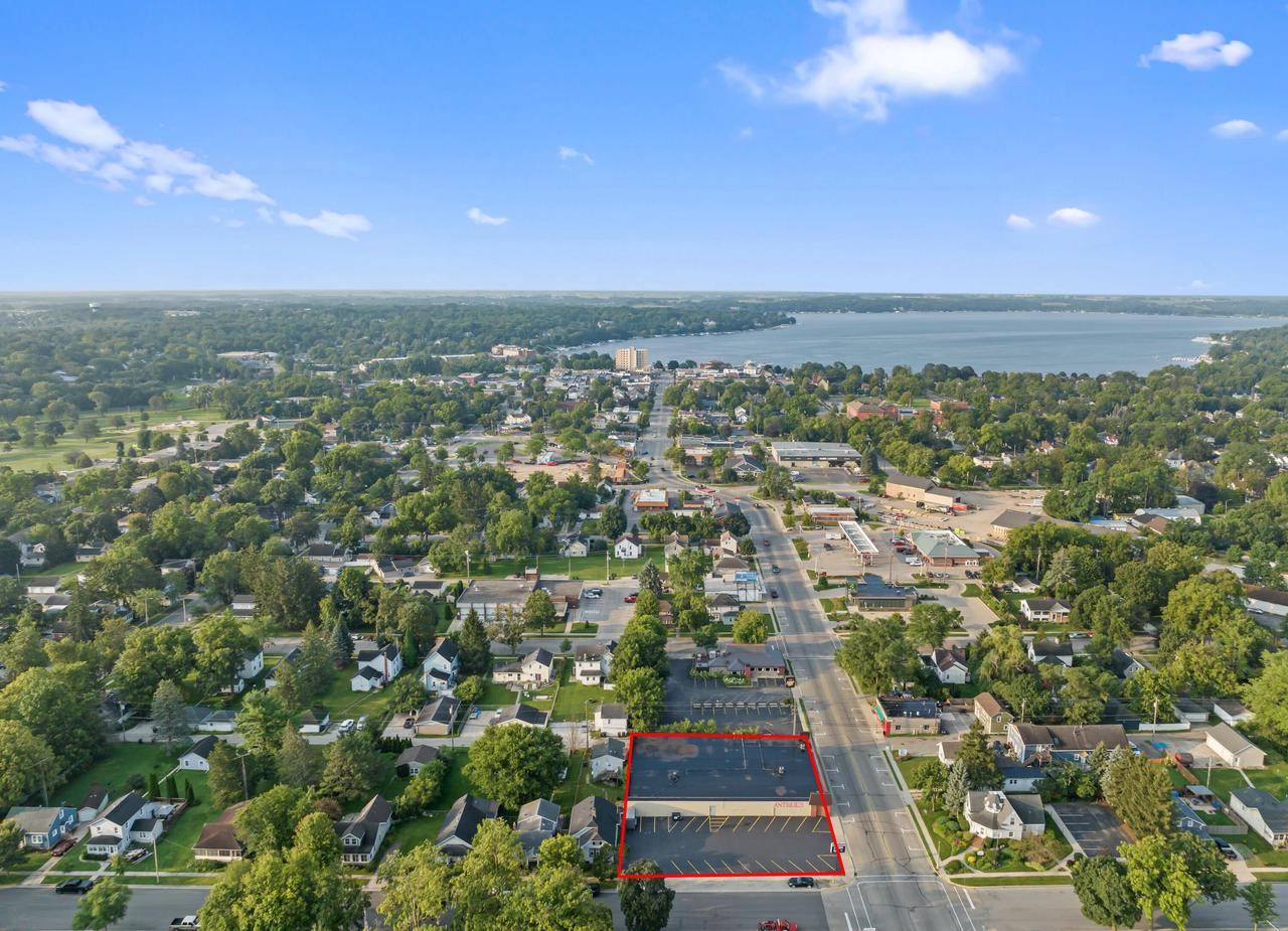 Lake Geneva, WI 53147,829 Williams STREET