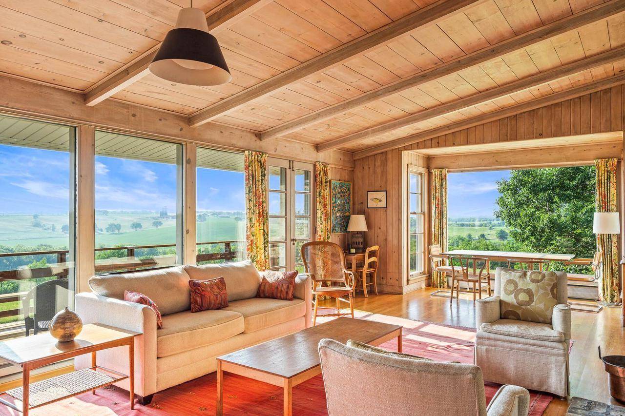 Oconomowoc, WI 53066,W1851 Creek ROAD