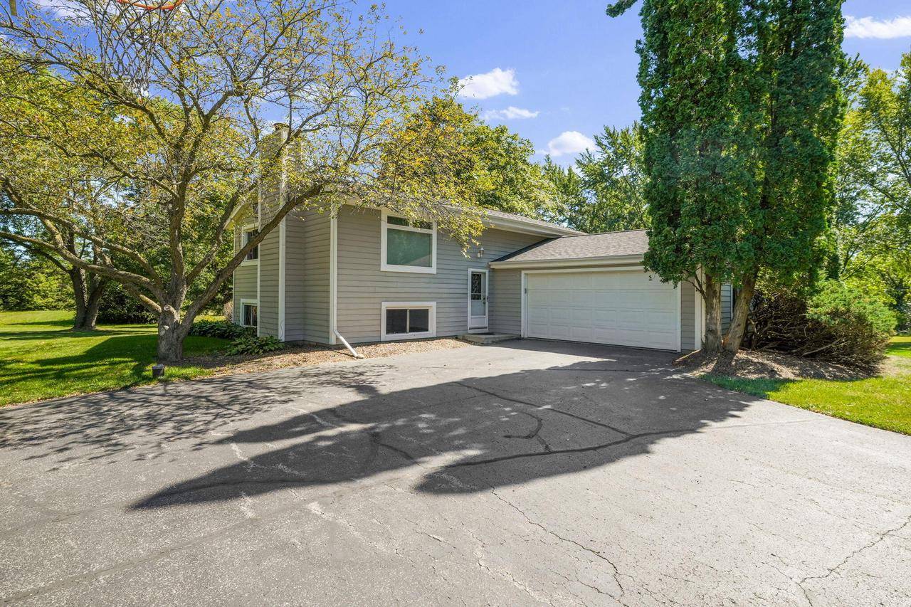 Mukwonago, WI 53149,S87W27330 Ridgeway COURT