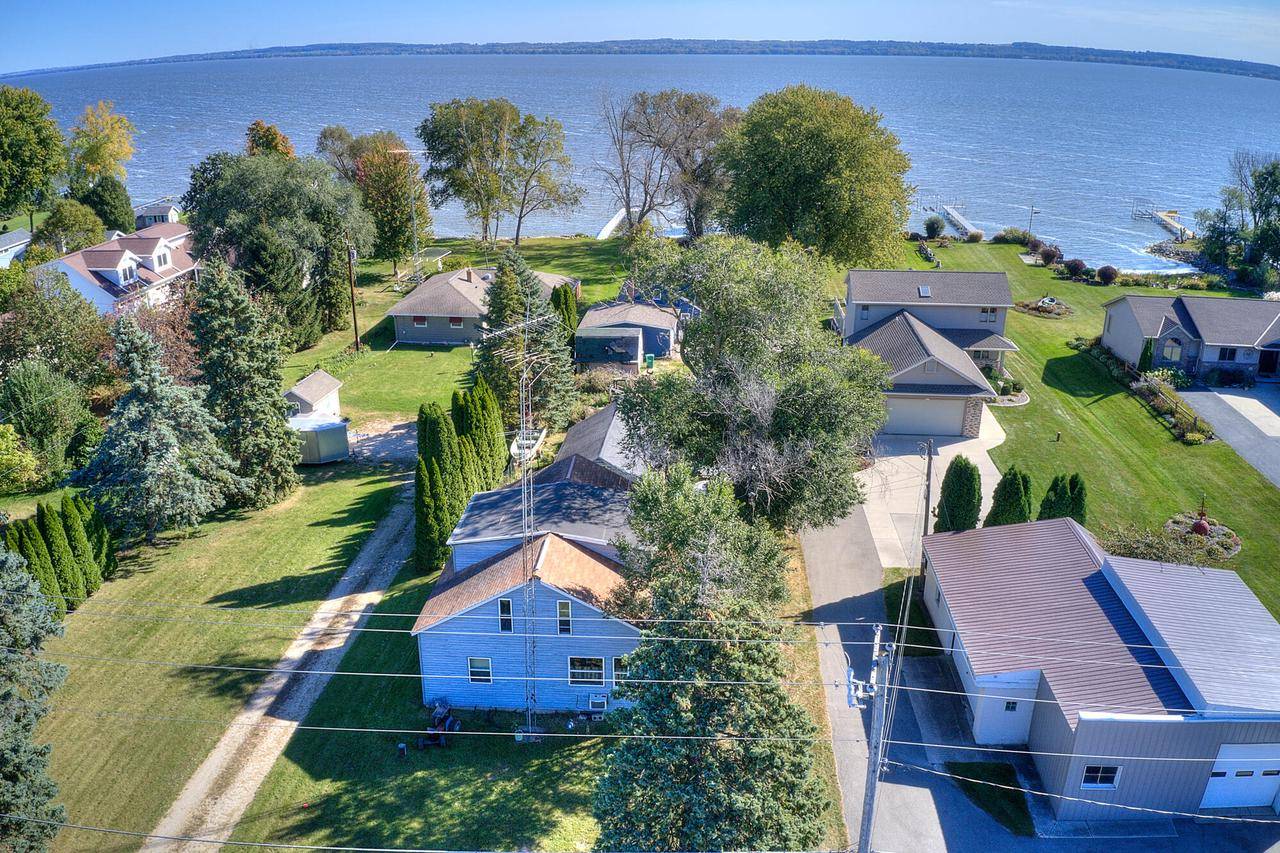 Fond Du Lac, WI 54937,N8021 Lakeshore DRIVE #8023