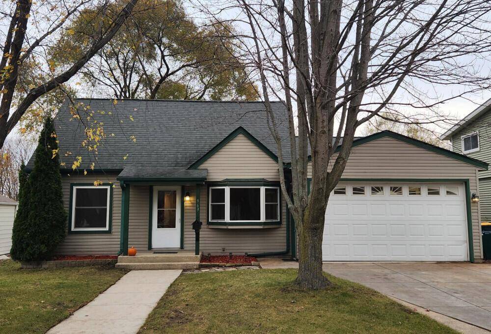 West Bend, WI 53095,963 Birchwood DRIVE