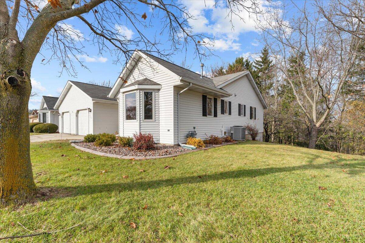 West Bend, WI 53095,1920 Hilltop DRIVE