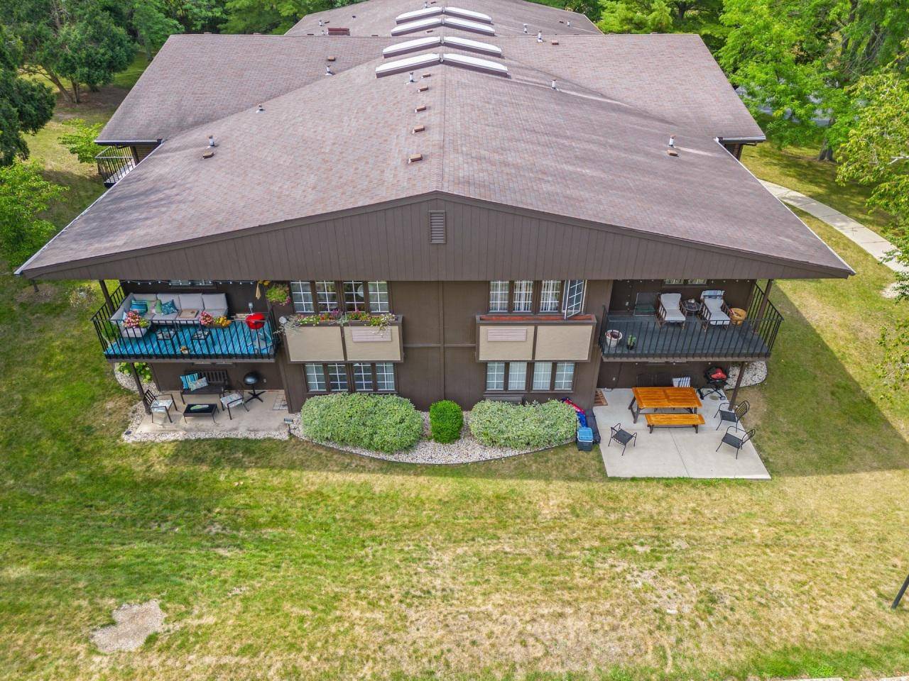 Lake Geneva, WI 53147,22 Zurich COURT #4