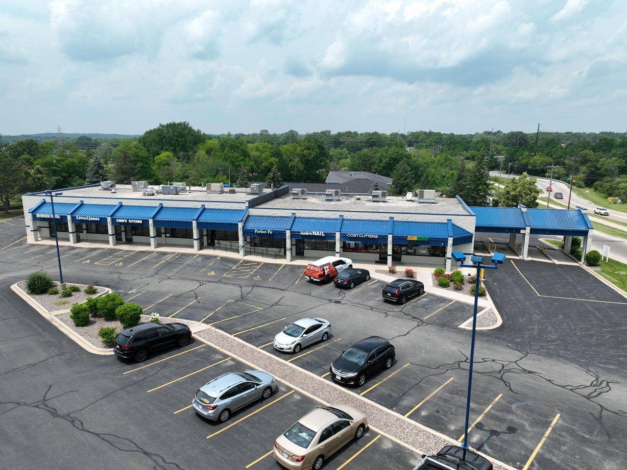 Mukwonago, WI 53149,827 S Rochester STREET