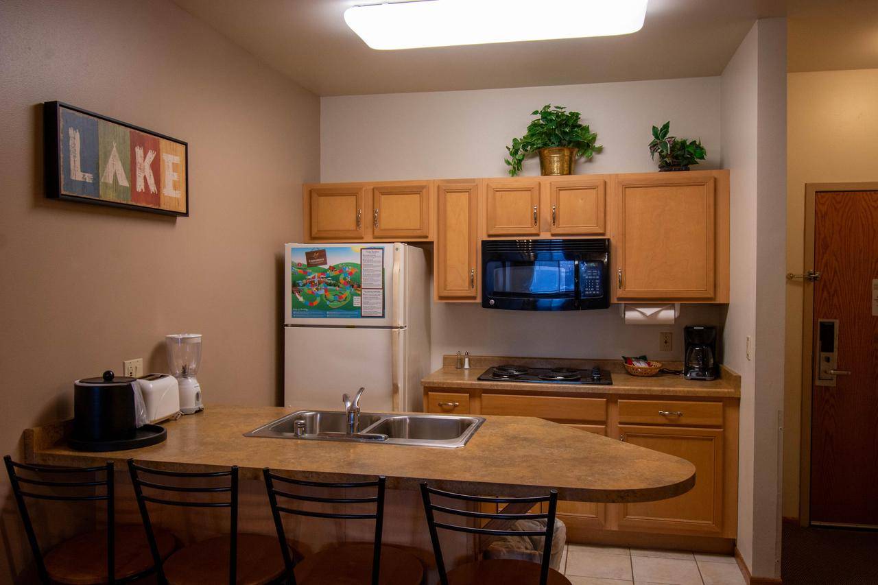 Lake Geneva, WI 53147,7020 Grand Geneva WAY #135