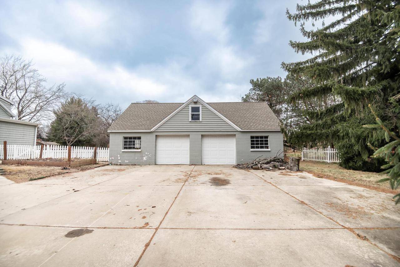 Wind Point, WI 53402,5139 Hunt Club ROAD