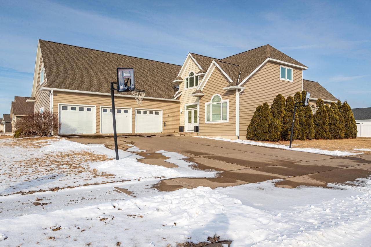 Holmen, WI 54636,715 Silver DRIVE