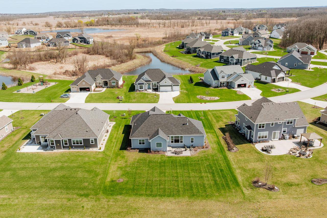 Pewaukee, WI 53072,N46W22348 Boxleaf LANE