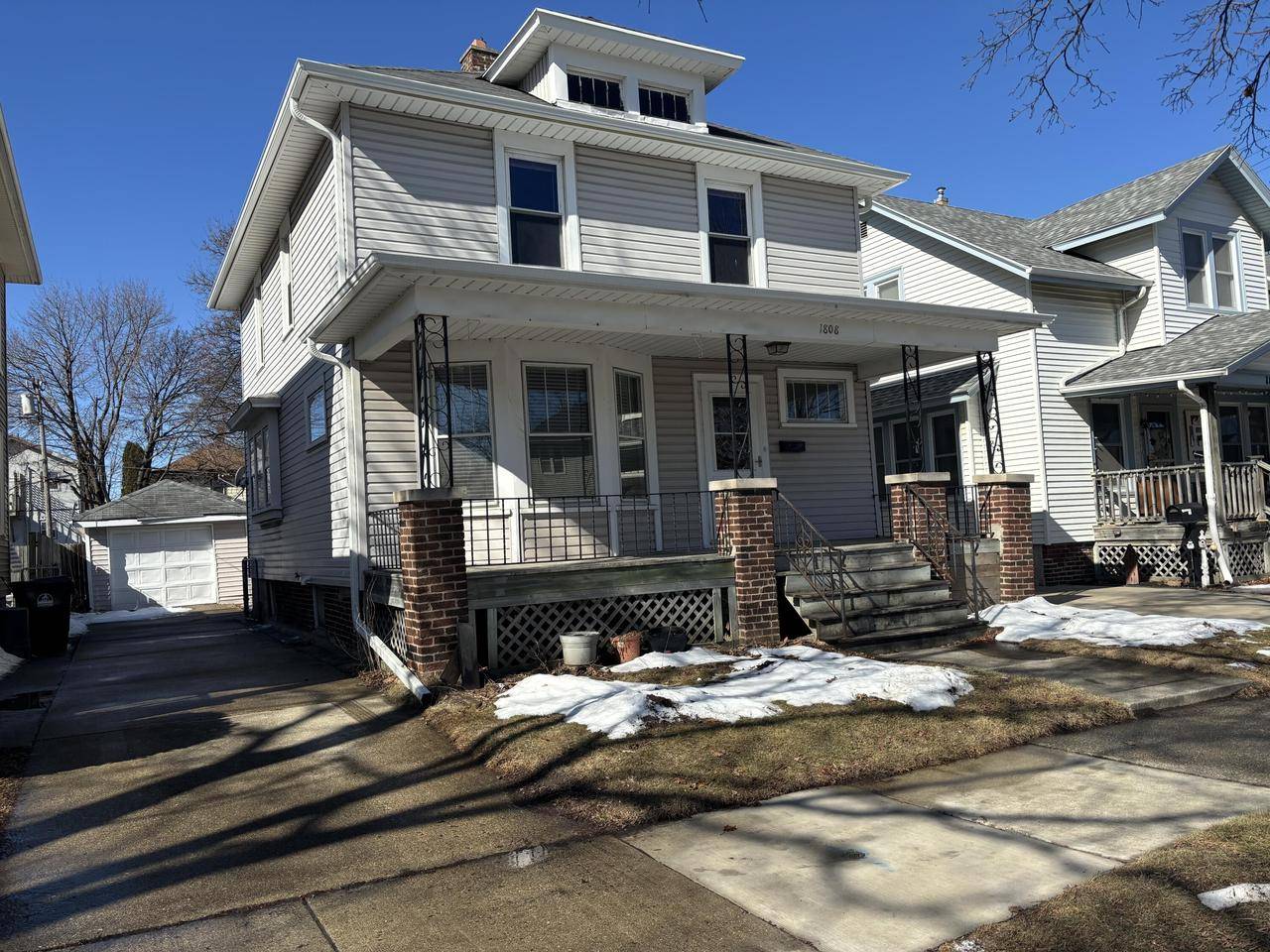 Racine, WI 53403,1808 Holmes AVENUE