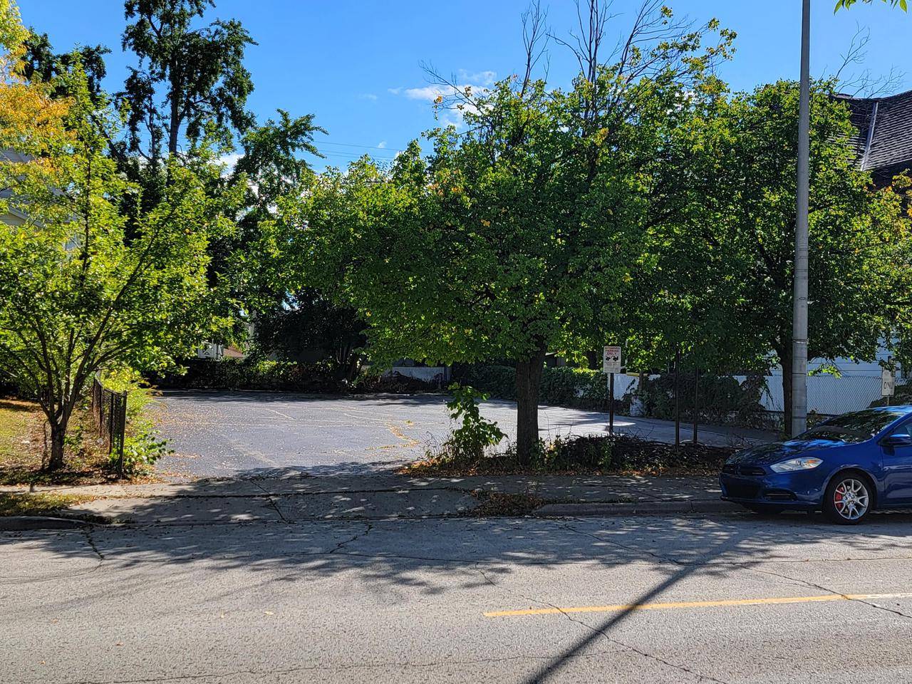 West Allis, WI 53214,16 S 81ST STREET