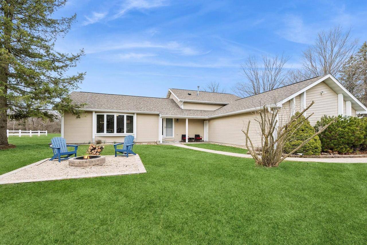 Fontana, WI 53125,N2021 N Lake Shore DRIVE