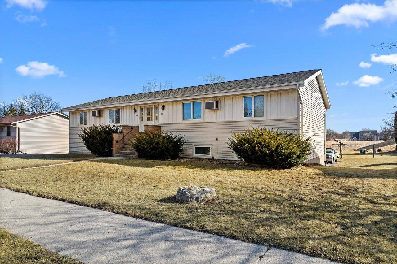 West Bend, WI 53095,173 W Paradise DRIVE #175